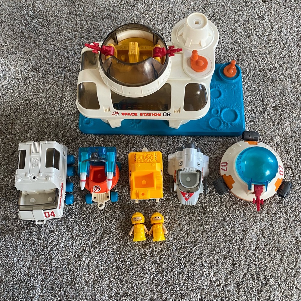 Vintage 1984 Playworld Lil’ Playmates Space Station Playset
